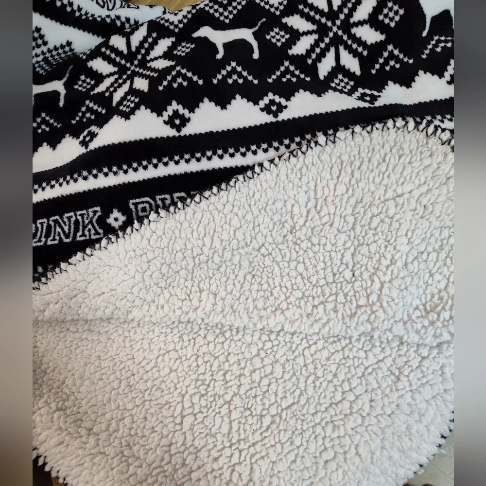 Victoria's Secret Black White Fair Isle Dog Sherpa Throw Soft Cozy 50x60 EUC